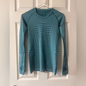 Lululemon long sleeve swiftly